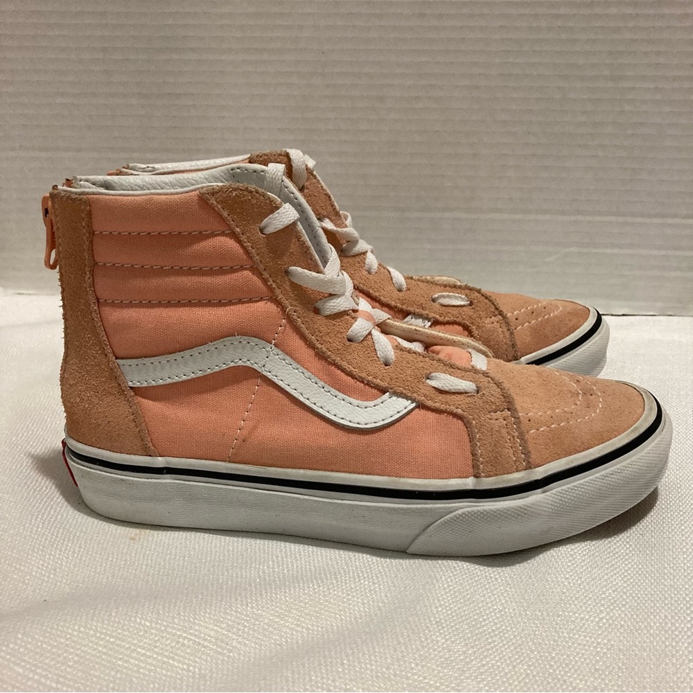 Vans kids size 3.0 Sk8 Hi Zip, color is Theory, Smoke Free Home EUC